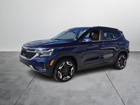 Used 2024 Kia Seltos SX w/ SX Sunroof Package image 2