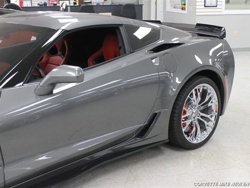 Used 2016 Chevrolet Corvette Z06 w/ 3LZ Preferred Equipment Group RWD image 6