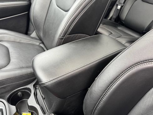 Used 2021 Jeep Cherokee Limited w/ Trailer Tow Group image 23