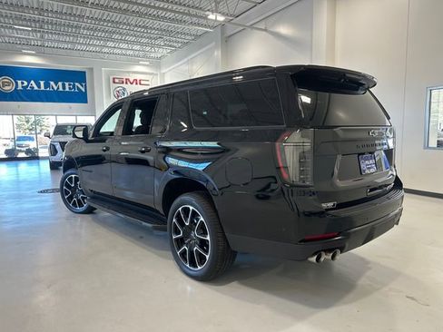 Used 2025 Chevrolet Suburban RST w/ Comfort Package image 11