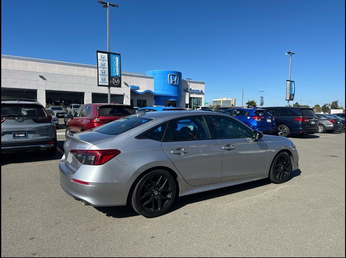 Used 2022 Honda Civic Sport image 3