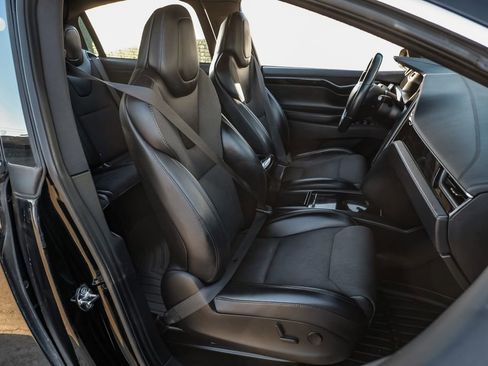 Used 2018 Tesla Model X 75D image 27