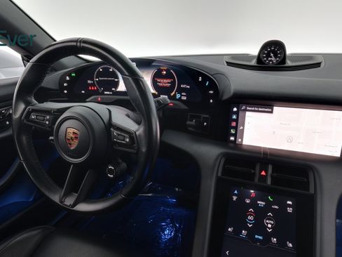 Used 2021 Porsche Taycan 4S image 22
