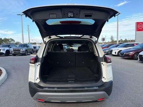 Certified 2023 Nissan Rogue SV image 10