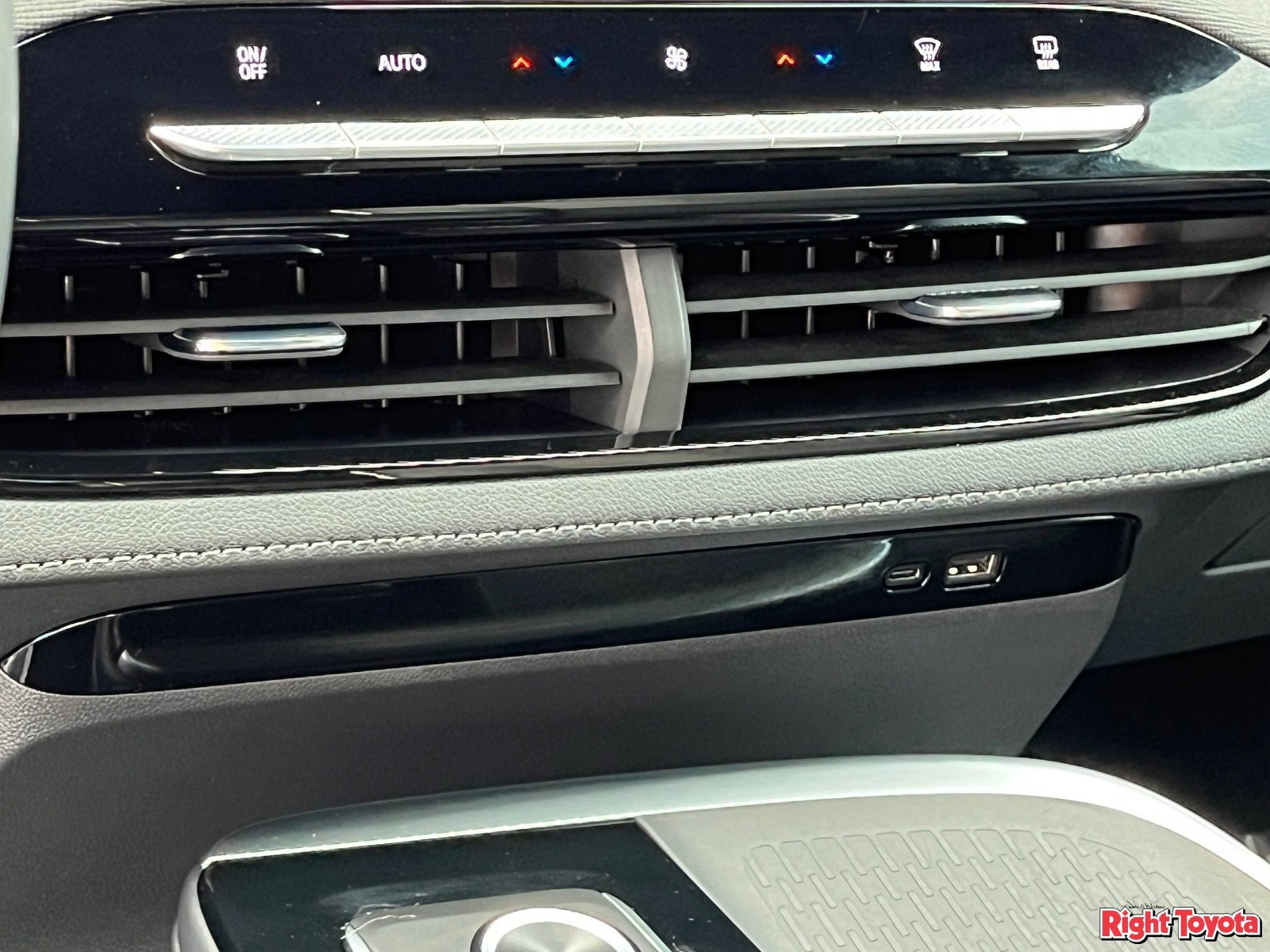 Used 2026 Buick Enclave Preferred FWD image 28