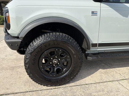 Used 2022 Ford Bronco Wildtrak AWD/4WD image 9