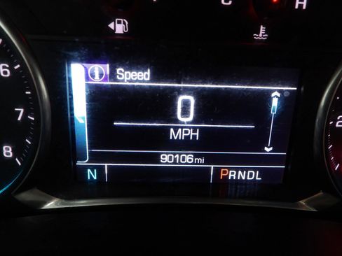 Used 2018 Chevrolet Equinox LT w/ Sun & Infotainment Package FWD image 17