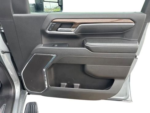 Used 2024 Chevrolet Silverado 2500 LT AWD/4WD image 13