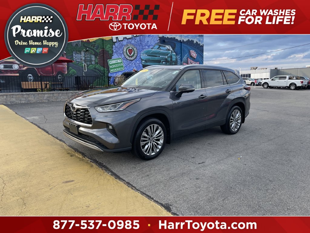 Used 2024 Toyota Highlander Platinum AWD/4WD image 1