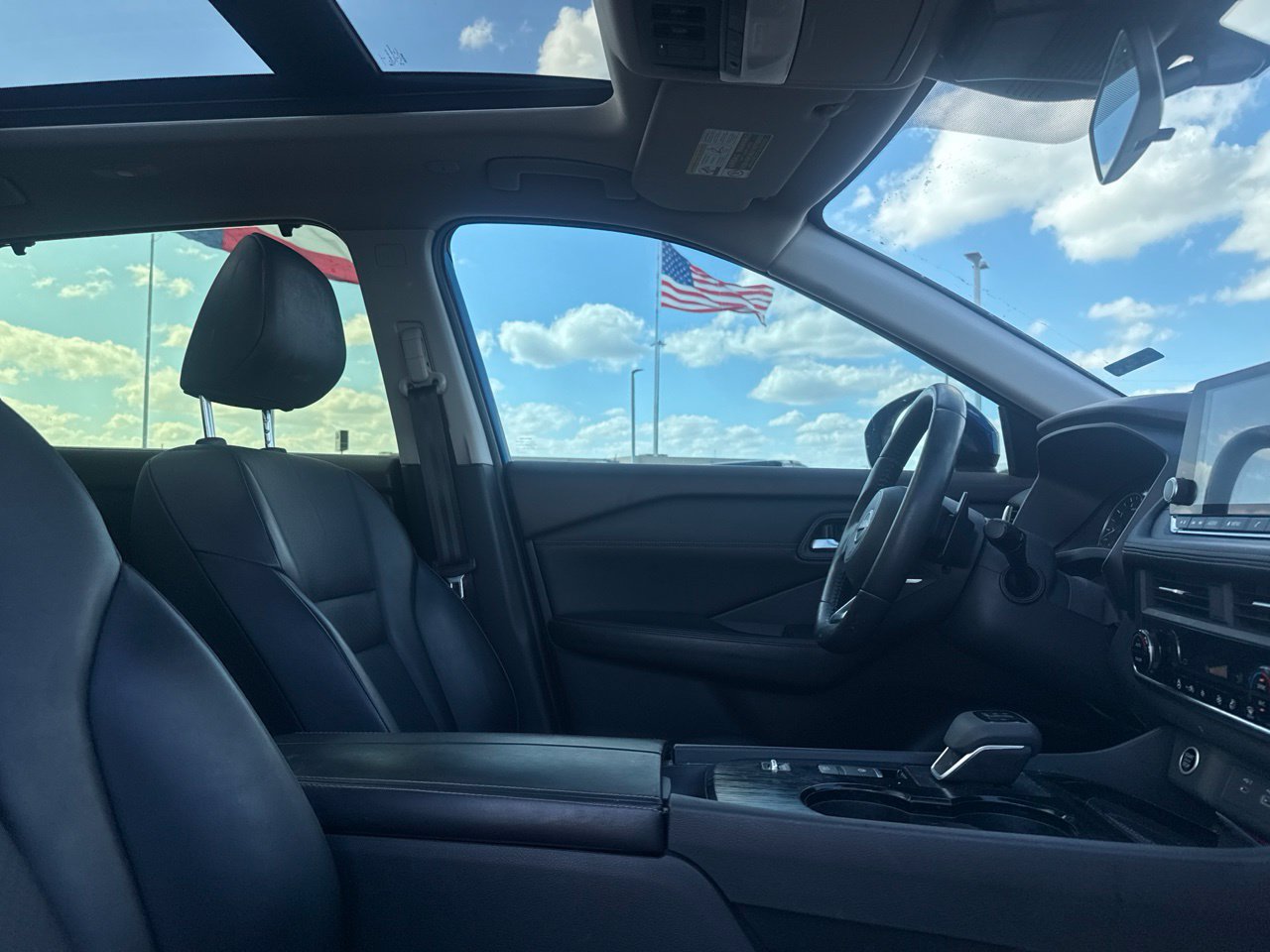 Certified 2023 Nissan Rogue SV w/ SV Premium B Package FWD image 35