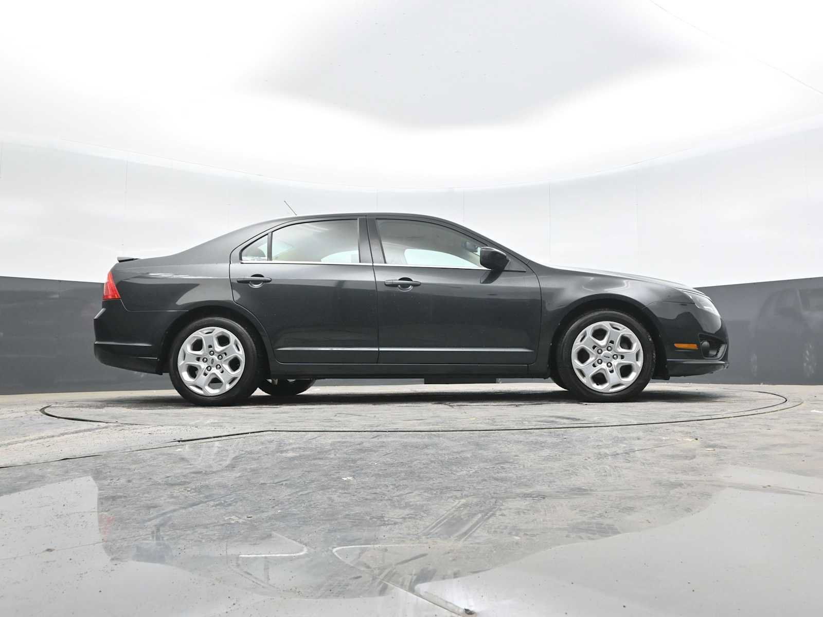 Used 2010 Ford Fusion SE FWD image 30