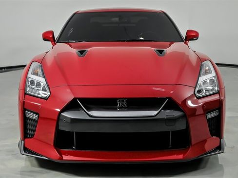 Used 2018 Nissan GT-R Premium AWD/4WD image 5