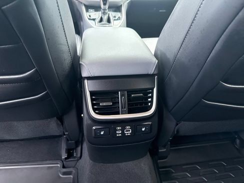 Used 2025 Subaru Outback Limited AWD/4WD image 24
