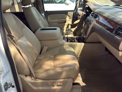 Used 2014 Chevrolet Suburban LTZ AWD/4WD image 26