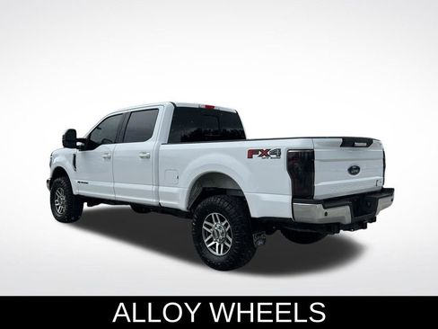 Used 2019 Ford F250 Lariat w/ Lariat Value Package image 3