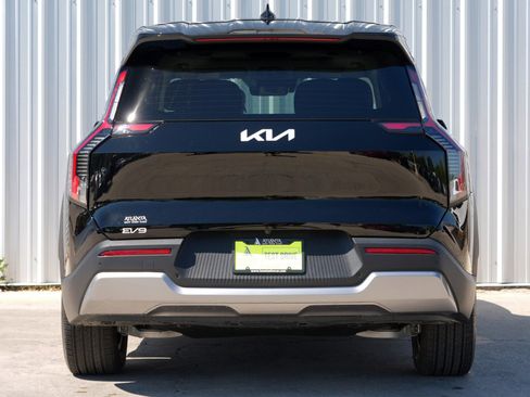 Used 2025 Kia EV9 Light Long Range image 10