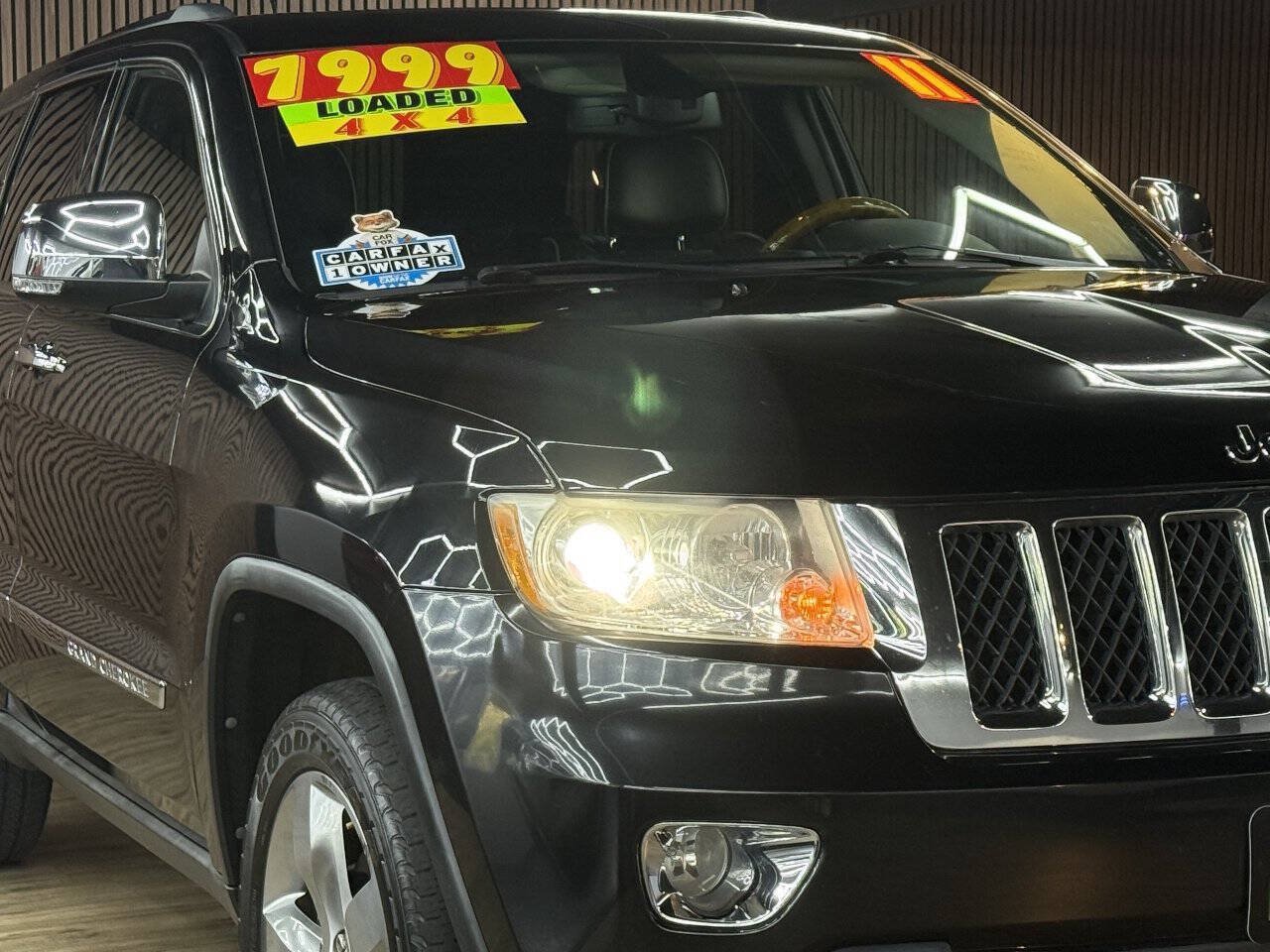Used 2011 Jeep Grand Cherokee Overland AWD/4WD image 12