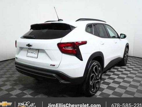 New 2026 Chevrolet Trax RS w/ Sunroof Package image 3