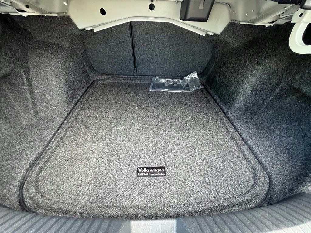 Certified 2025 Volkswagen Jetta S FWD image 30