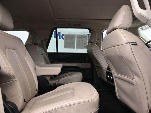 Used 2022 Ford Expedition Limited AWD/4WD image 8