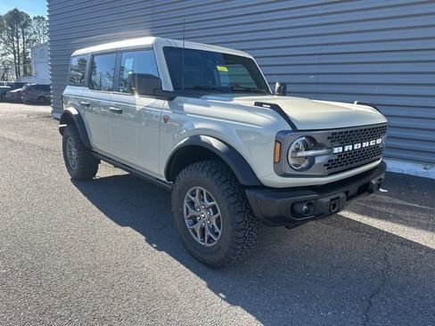 New 2025 Ford Bronco Badlands image 1