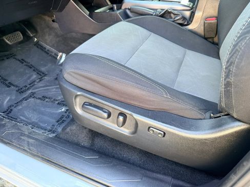 Used 2021 Toyota Tacoma TRD Sport w/ Technology Package image 13