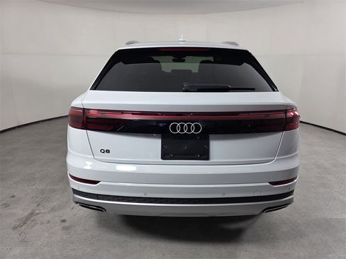 Used 2025 Audi Q8 Premium w/ Convenience Package image 5