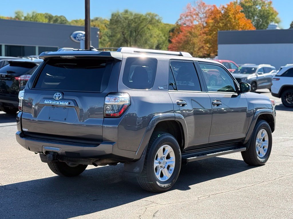 Used 2016 Toyota 4Runner SR5 AWD/4WD image 41