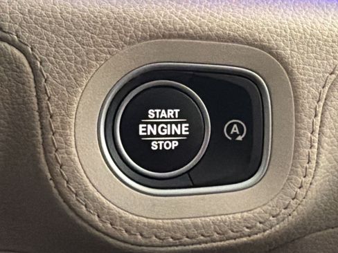 Used 2023 Mercedes-Benz GLS 450 4MATIC image 18