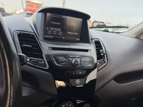 Used 2014 Ford Fiesta SE w/ Equipment Group 201A image 12