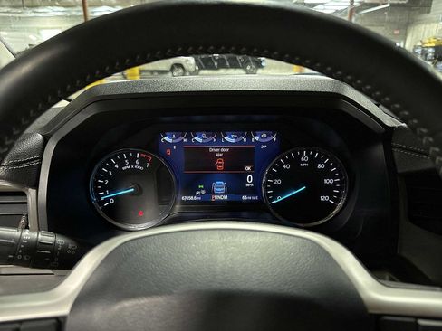 Used 2024 Ford Expedition XLT image 33