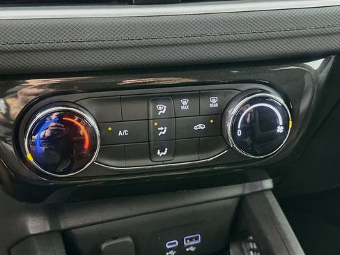 Used 2025 Chevrolet TrailBlazer LT FWD image 22