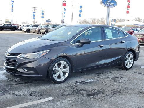 Used 2017 Chevrolet Cruze Premier image 3