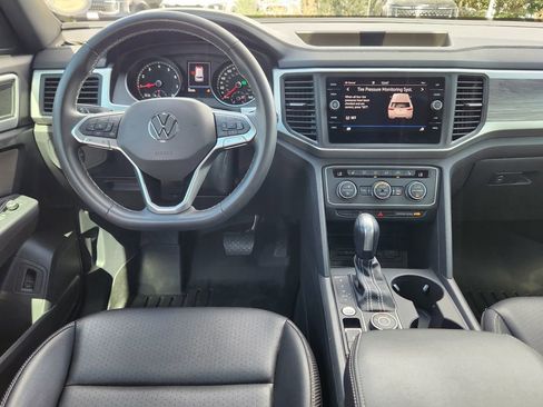 Used 2021 Volkswagen Atlas Cross Sport SE image 11