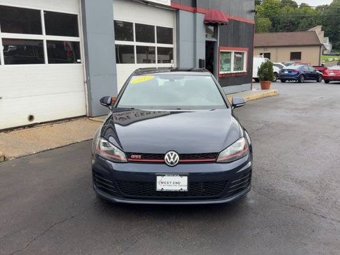 Used 2017 Volkswagen GTI SE FWD image 3