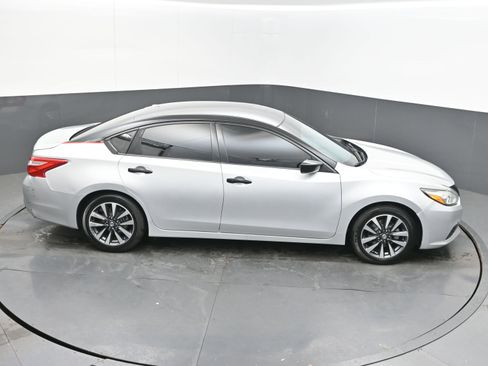 Used 2017 Nissan Altima 2.5 SV image 35