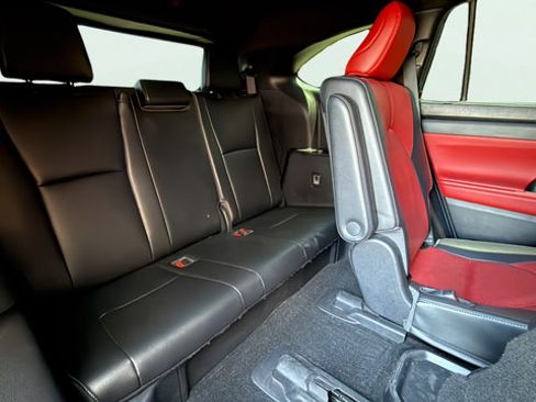 Used 2023 Toyota Highlander XSE AWD/4WD image 29