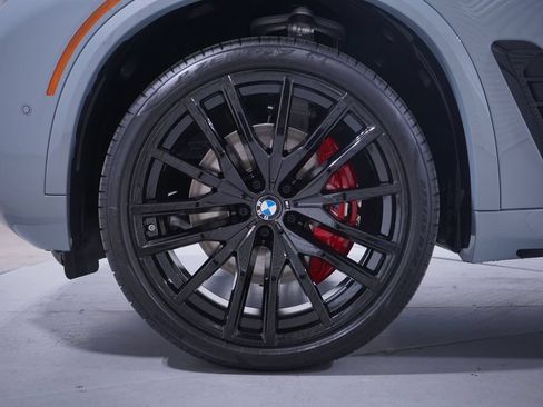 Used 2026 BMW X5 sDrive40i w/ M Sport Package RWD image 2