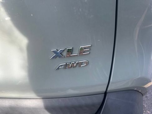 Used 2020 Toyota RAV4 XLE w/ Convenience Package AWD/4WD image 3