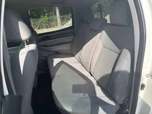 Used 2015 Toyota Tacoma PreRunner w/ SR5 Package RWD image 17