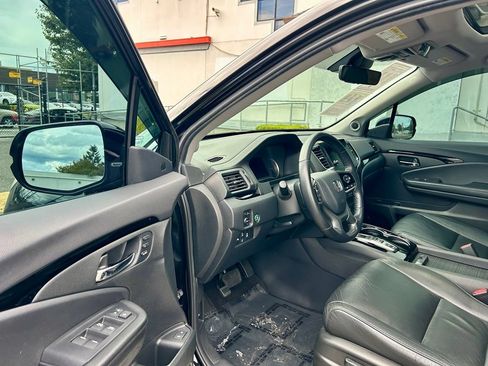 Used 2019 Honda Pilot Touring image 9
