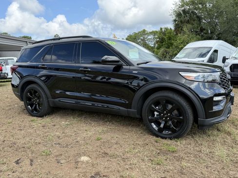 Certified 2023 Ford Explorer ST-Line w/ Class IV Trailer Tow Package RWD image 2