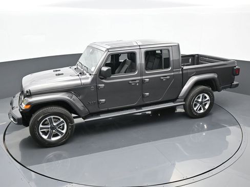 Used 2024 Jeep Gladiator Sport w/ Premium Package image 49