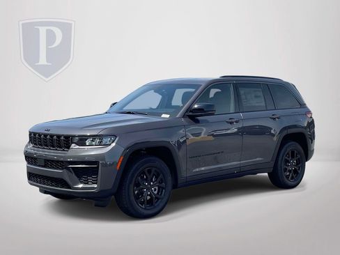 New 2026 Jeep Grand Cherokee Altitude AWD/4WD image 4