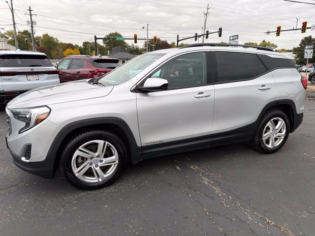 Used 2018 GMC Terrain SLE w/ Driver Convenience Package FWD image 3