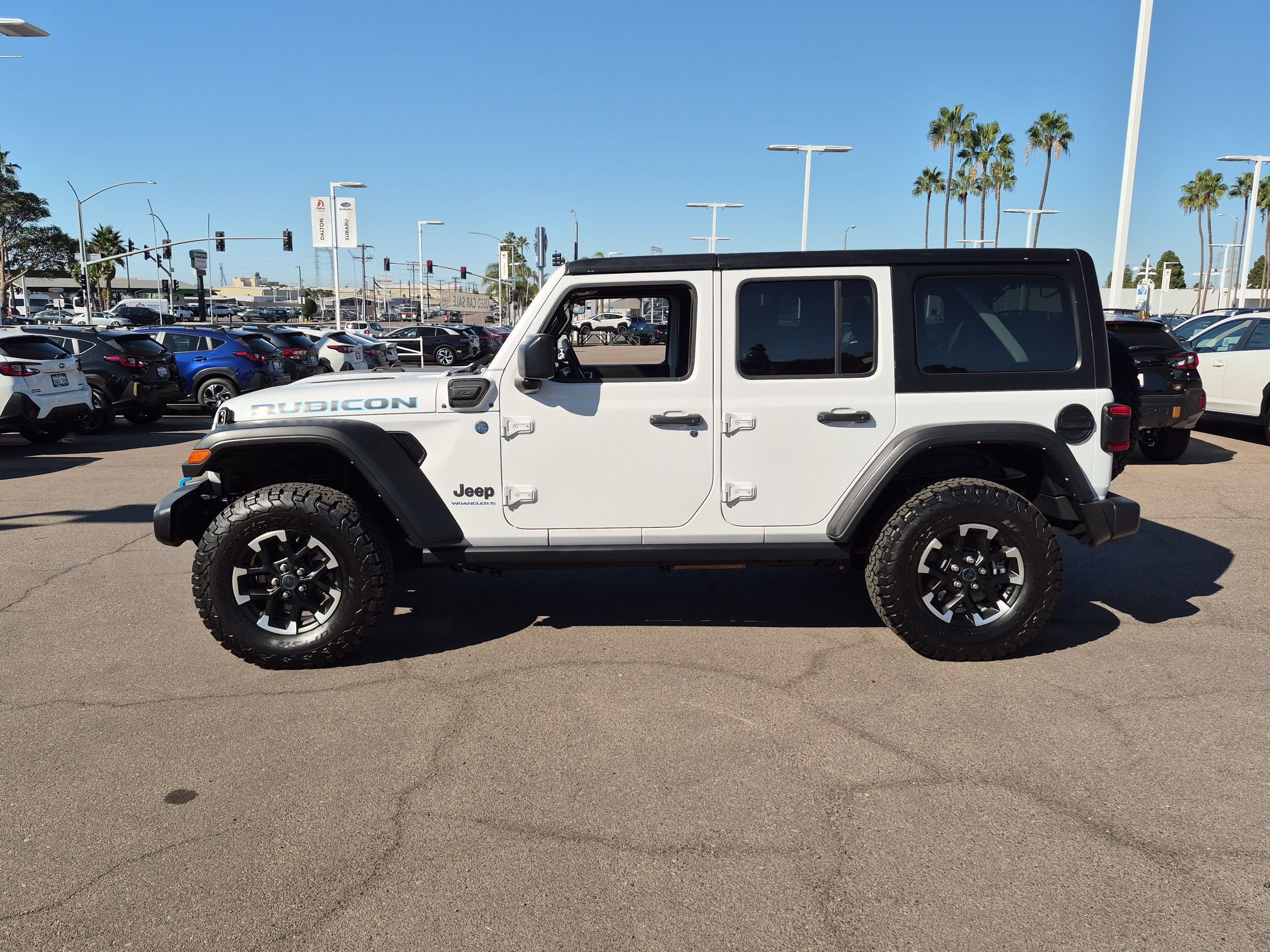 Used 2024 Jeep Wrangler Unlimited Rubicon 4xe AWD/4WD image 4