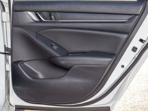 Used 2022 Honda Accord Sport image 12