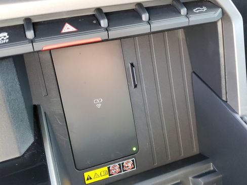 Used 2025 Toyota Tundra Limited image 35