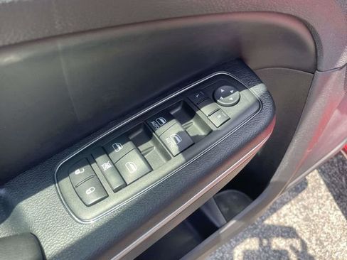 Used 2014 Chrysler 300 AWD w/ Driver Convenience Group image 18