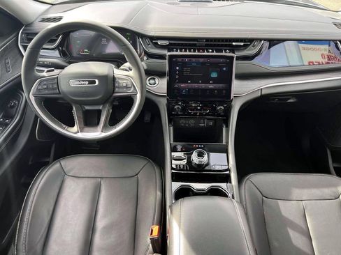 Used 2022 Jeep Grand Cherokee Limited 4xe image 9